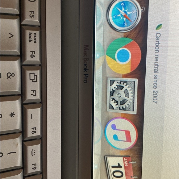 MacBook Pro 15 inch Core Duo Silver - Picture 12 of 12